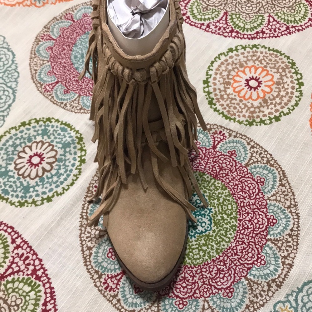 New in box fringe booties - Picture 3 of 5